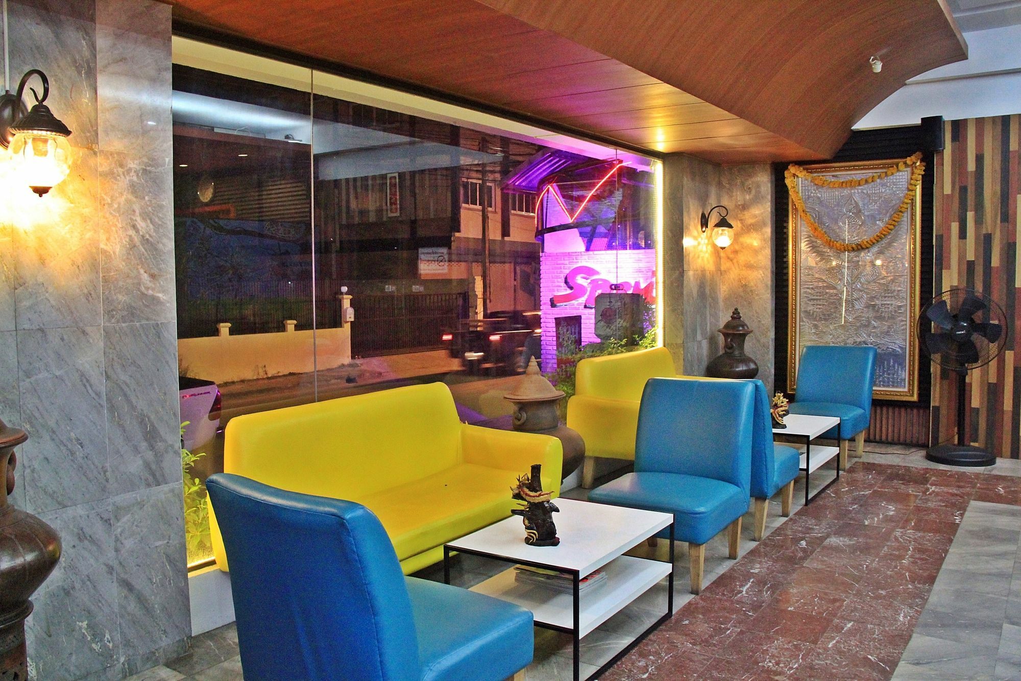 โรงแรมเรือนทิพย์ เชียงราย Ruean Tip Hotel Exterior photo